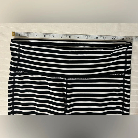 Athleta Black White Stripe Capri Leggings. Medium A2 - Picture 9 of 12